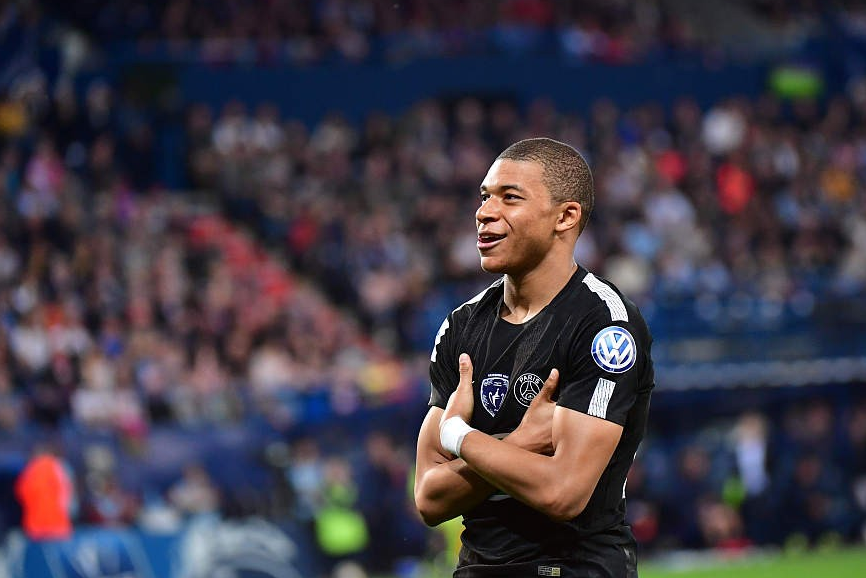 九游官网-关于冲刺阶段法甲传出新动向；洛杉矶快船防线松动；管理层表态——态度坚定；训练强度明显提升的信息-九游官网